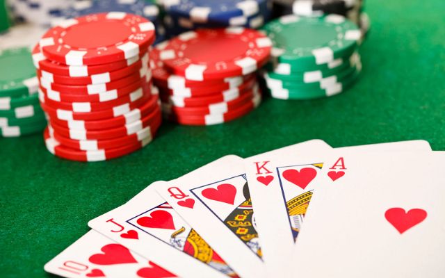 Cách chơi poker đơn giản khi nắm vững các thuật ngữ sử dụng trong game
